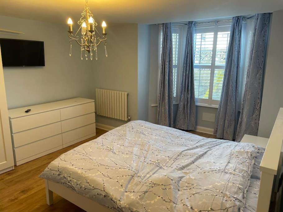 Lovely 1 Bedroom Flat In 布罗德斯泰 外观 照片