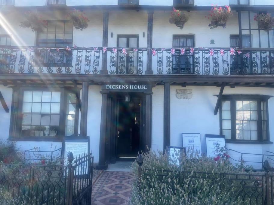 Lovely 1 Bedroom Flat In 布罗德斯泰 外观 照片